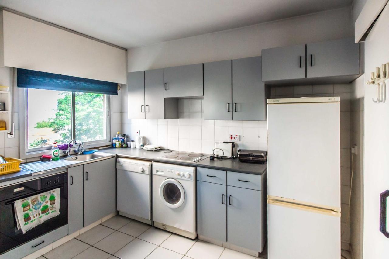 Private Room In A Shared Flat At Best Location Лімасол Екстер'єр фото