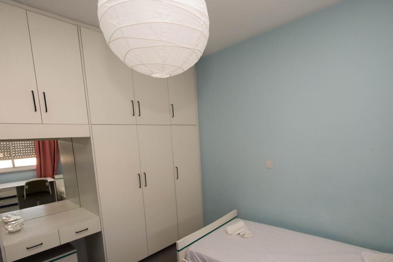 Private Room In A Shared Flat At Best Location Лімасол Екстер'єр фото